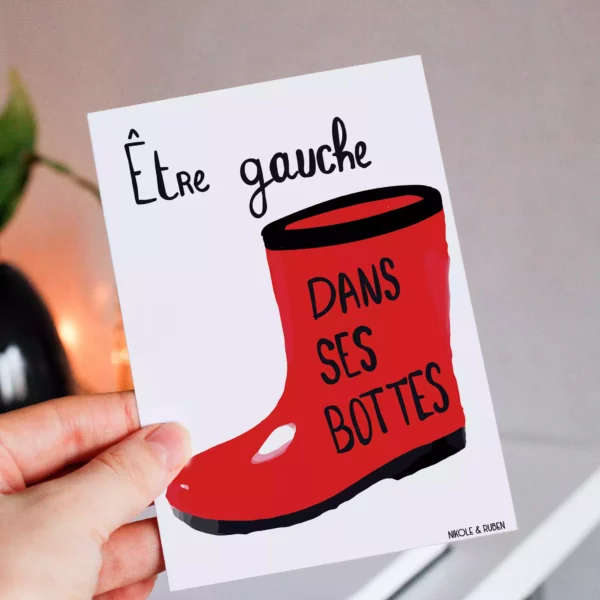 Affiche format carte postale A6 pour la déco murale au motif botte rouge, expression française illustrée avec humour